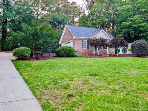 5508 Deer Hunter Garner NC 27529