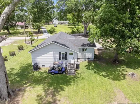 400 Anne Street Bladenboro NC 28320