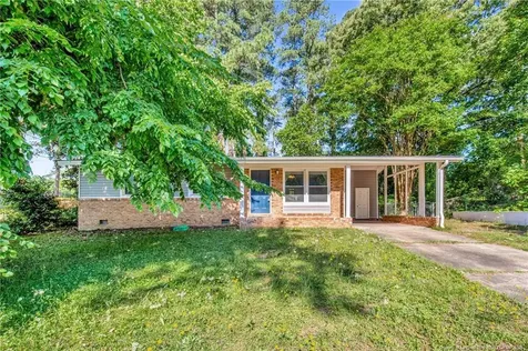 826 Stoneykirk Drive Fayetteville NC 28314