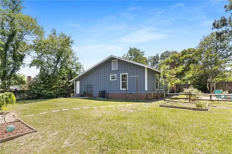 1932 Paisley Avenue Fayetteville NC 28304