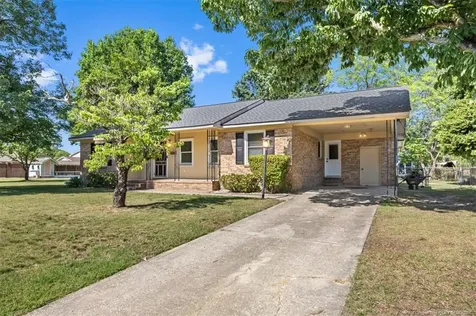 1208 Wentworth Place Fayetteville NC 28304