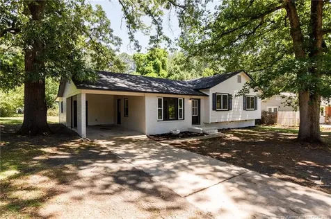 1034 Riverside Circle Spring Lake NC 28390