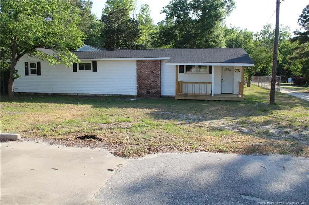 5211 Red Maple Lane Hope Mills NC 28348