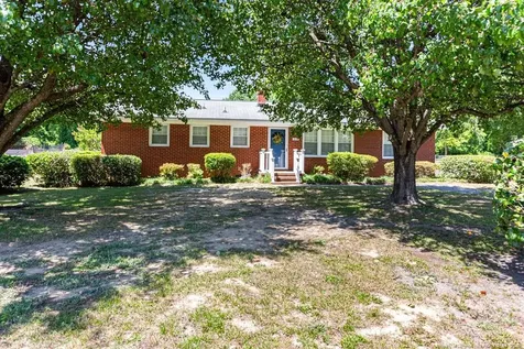 1802 Flintshire Road Fayetteville NC 28304