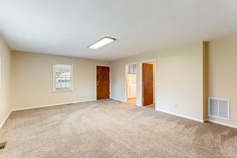 1802 Flintshire Road Fayetteville NC 28304