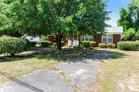1802 Flintshire Road Fayetteville NC 28304