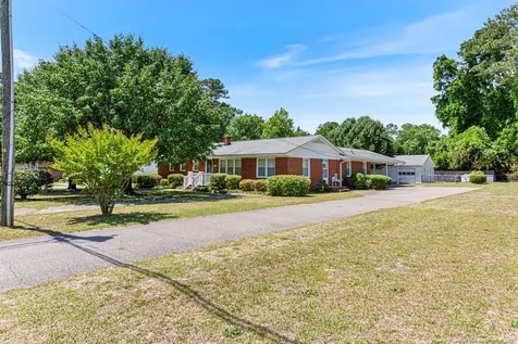 1802 Flintshire Road Fayetteville NC 28304