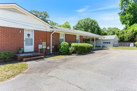 1802 Flintshire Road Fayetteville NC 28304