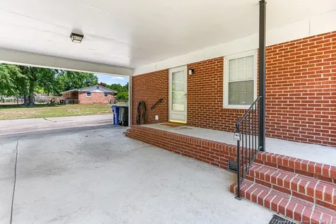 1802 Flintshire Road Fayetteville NC 28304