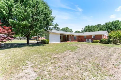 1802 Flintshire Road Fayetteville NC 28304