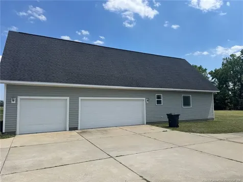 2935 Hayfield Road Wade NC 28395