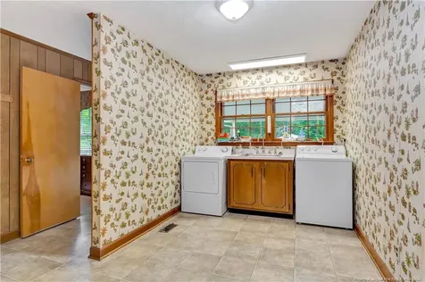 2565 Nc 711 Highway Lumberton NC 28360