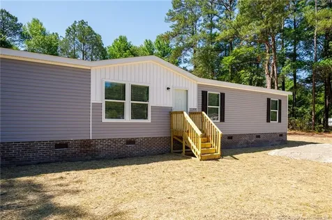 1878 Gumberry Court Hope Mills NC 28348