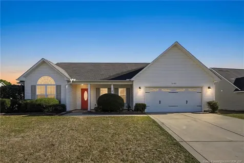 2142 Queen Elizabeth Lane Hope Mills NC 28348