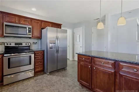 2142 Queen Elizabeth Lane Hope Mills NC 28348