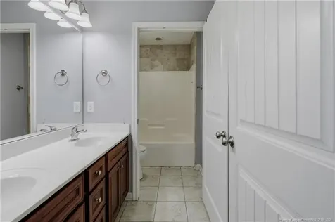 2142 Queen Elizabeth Lane Hope Mills NC 28348