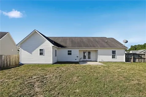 2142 Queen Elizabeth Lane Hope Mills NC 28348