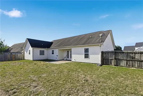 2142 Queen Elizabeth Lane Hope Mills NC 28348