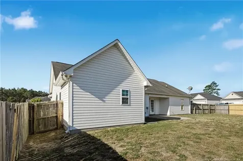 2142 Queen Elizabeth Lane Hope Mills NC 28348
