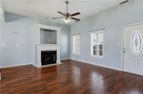 2142 Queen Elizabeth Lane Hope Mills NC 28348