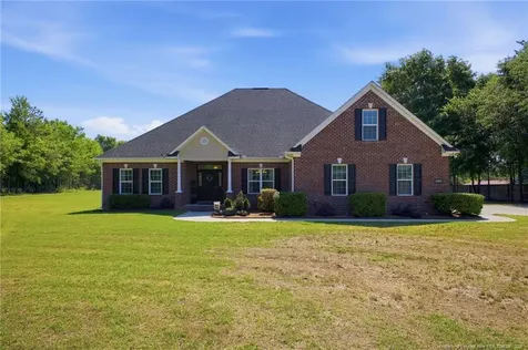 2589 June Johnson Road Raeford NC 28376