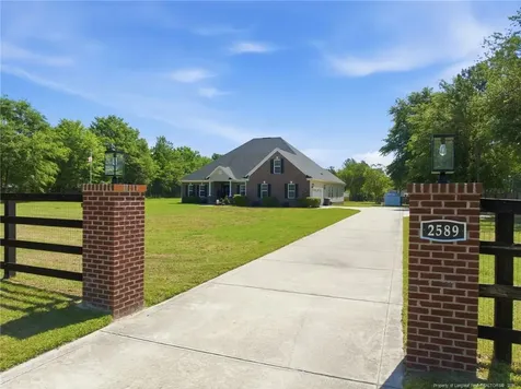 2589 June Johnson Road Raeford NC 28376