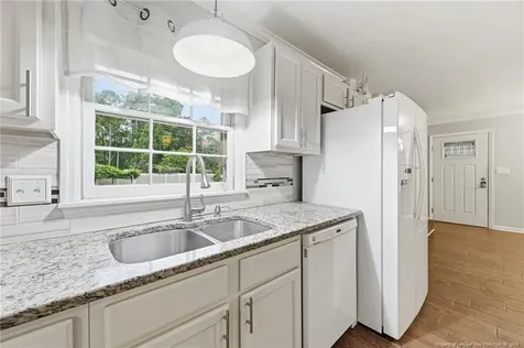 246 Oak Street Wallace NC 28466