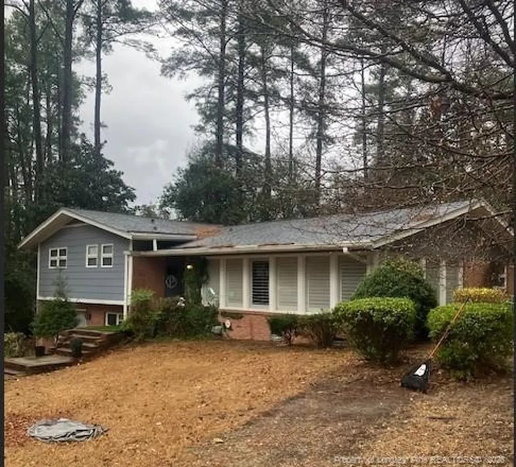 2224 Mirror Lake Dr Drive Fayetteville NC 28303