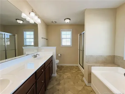 4211 Cherry Hill Lane Fayetteville NC 28314