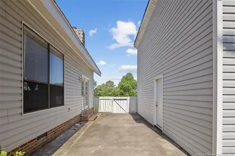 209 Brokenhurst Court Fayetteville NC 28311