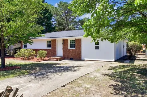 1826 Wayne Lane Fayetteville NC 28304