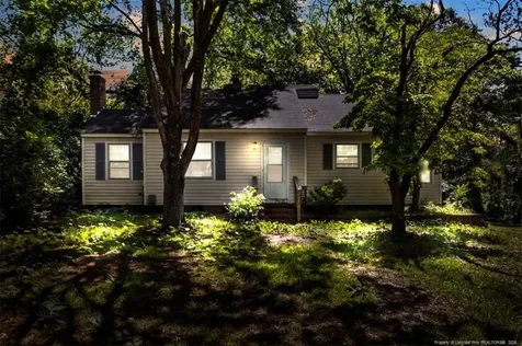 1912 Blake Street Fayetteville NC 28301