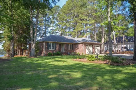 18 Sandy Point Sanford NC 27332