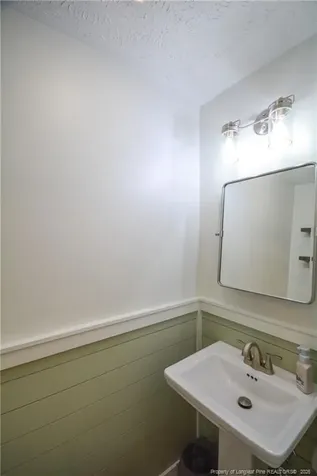 18 Sandy Point Sanford NC 27332