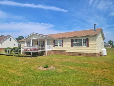 100 L Mcmillian Road Raeford NC 28376