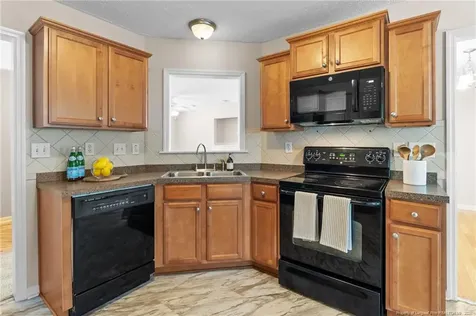 5202 Woodpecker Drive Hope Mills NC 28348