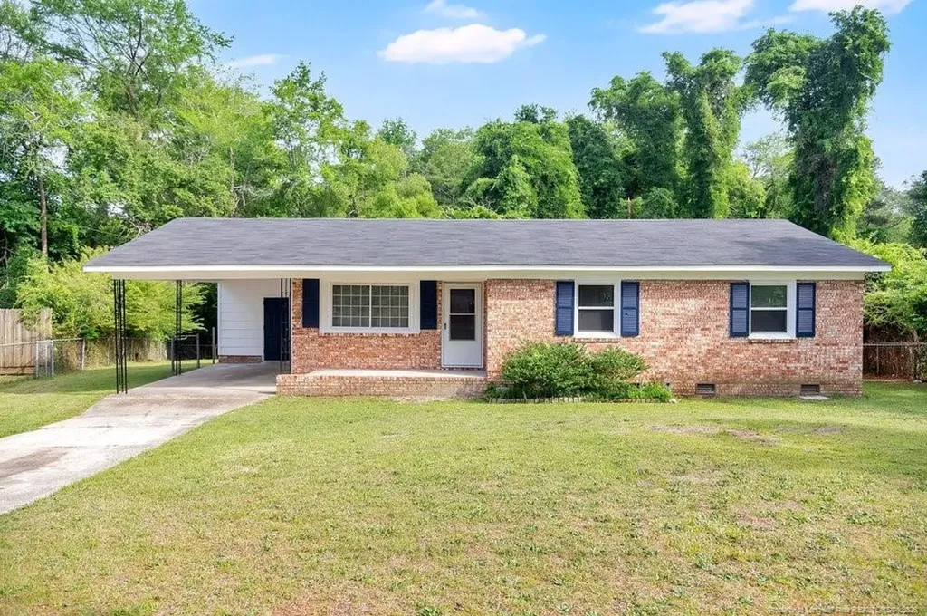 2627 Dumbarton Road Fayetteville NC 28306