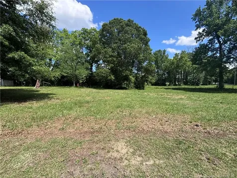 305 S Seneca Street Lumberton NC 28358