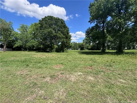305 S Seneca Street Lumberton NC 28358