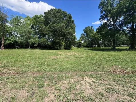 305 S Seneca Street Lumberton NC 28358