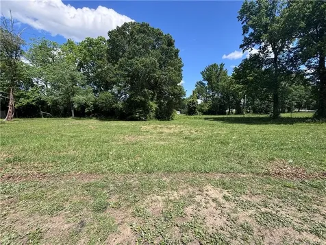 305 S Seneca Street Lumberton NC 28358