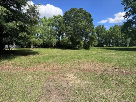 305 S Seneca Street Lumberton NC 28358