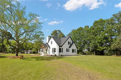 608 N East Street Roseboro NC 28382