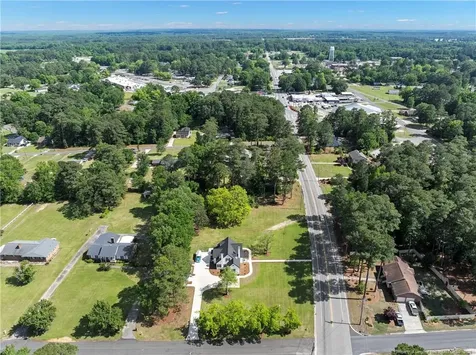 608 N East Street Roseboro NC 28382