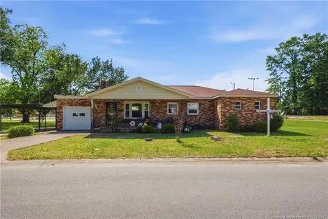 409 N 4th Street Saint Pauls NC 28384