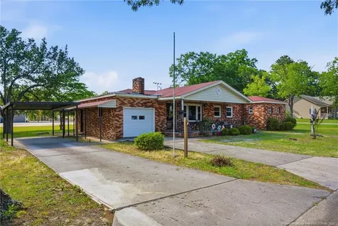 409 N 4th Street Saint Pauls NC 28384