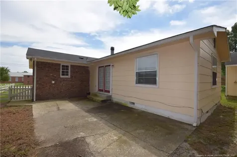 108 S Sixth Street Spring Lake NC 28390