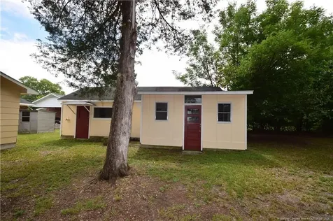 108 S Sixth Street Spring Lake NC 28390
