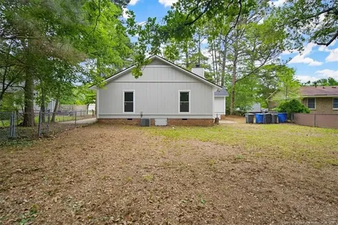 2109 Lakeridge Drive Fayetteville NC 28304