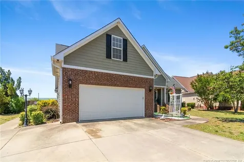 1225 Thistle Gold Drive Hope Mills NC 28348